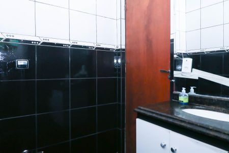 Casa para alugar com 70m², 2 quartos e 2 vagas Casa para alugar com 70m², 2 quartos e 2 vagasBanheiro