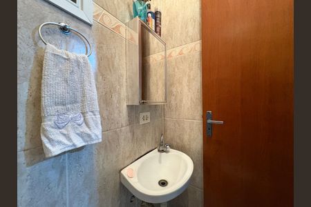 Casa à venda com 75m², 3 quartos e 2 vagas Casa à venda com 75m², 3 quartos e 2 vagasLavabo