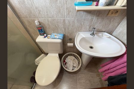 Casa à venda com 75m², 3 quartos e 2 vagas Casa à venda com 75m², 3 quartos e 2 vagasBanheiro da Suíte