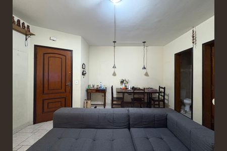 Casa à venda com 75m², 3 quartos e 2 vagas Casa à venda com 75m², 3 quartos e 2 vagasSala