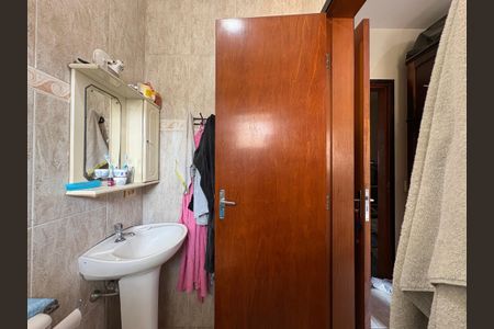 Casa à venda com 75m², 3 quartos e 2 vagas Casa à venda com 75m², 3 quartos e 2 vagasBanheiro da Suíte