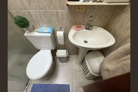 Casa à venda com 75m², 3 quartos e 2 vagas Casa à venda com 75m², 3 quartos e 2 vagasBanheiro Social