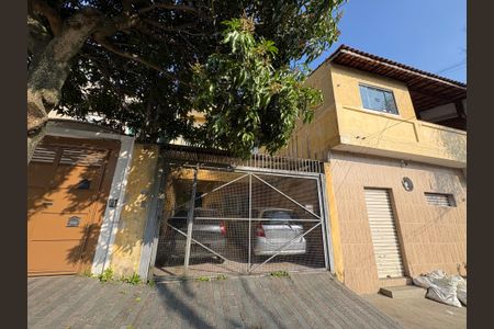 Casa à venda com 75m², 3 quartos e 2 vagas Casa à venda com 75m², 3 quartos e 2 vagasFachada