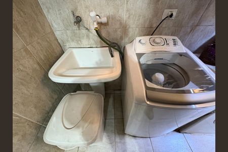 Casa à venda com 75m², 3 quartos e 2 vagas Casa à venda com 75m², 3 quartos e 2 vagasÁrea de Serviço