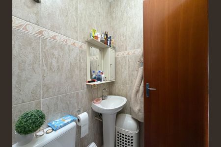 Casa à venda com 75m², 3 quartos e 2 vagas Casa à venda com 75m², 3 quartos e 2 vagasBanheiro Social