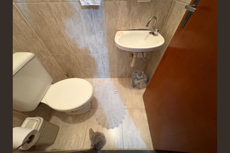 Casa à venda com 75m², 3 quartos e 2 vagas Casa à venda com 75m², 3 quartos e 2 vagasLavabo