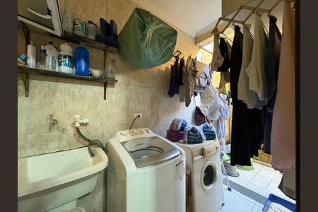 Casa à venda com 75m², 3 quartos e 2 vagas Casa à venda com 75m², 3 quartos e 2 vagasÁrea de Serviço