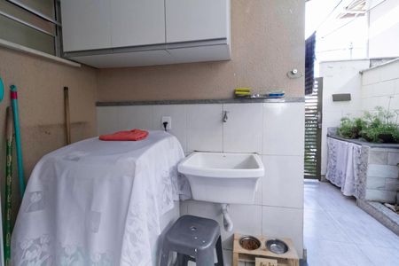Casa de condomínio à venda com 125m², 4 quartos e 2 vagasÁrea de serviço