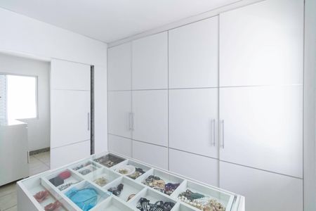 Casa de condomínio à venda com 125m², 4 quartos e 2 vagasCloset da suíte