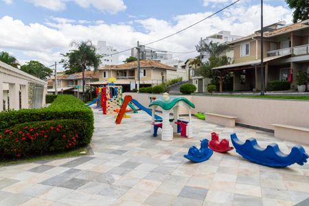 Casa de condomínio à venda com 125m², 4 quartos e 2 vagasÁrea comum - Playground