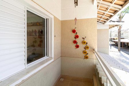 Casa de condomínio à venda com 125m², 4 quartos e 2 vagasVaranda da sala