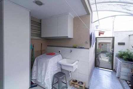 Casa de condomínio à venda com 125m², 4 quartos e 2 vagasÁrea de serviço