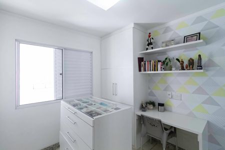 Casa de condomínio à venda com 125m², 4 quartos e 2 vagasCloset da suíte