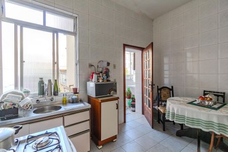 Apartamento à venda com 99m², 2 quartos e sem vagaCozinha 