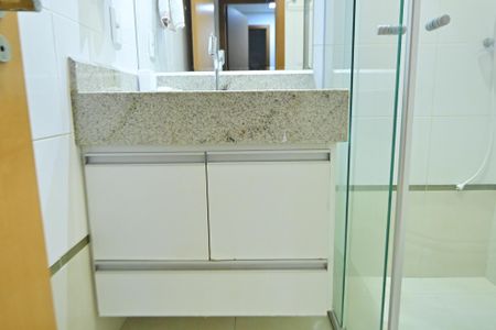 Apartamento para alugar com 74m², 2 quartos e 2 vagas Apartamento para alugar com 74m², 2 quartos e 2 vagasBanheiro da Suíte