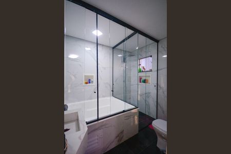 Casa para alugar com 350m², 2 quartos e 6 vagasBanheiro da Suíte