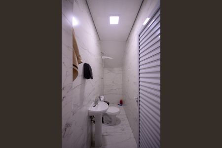Casa para alugar com 350m², 2 quartos e 6 vagasGaragem/Área de Lazer - Banheiro