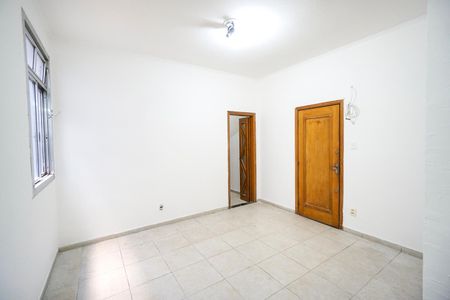 Apartamento à venda com 114m², 3 quartos e sem vaga Apartamento à venda com 114m², 3 quartos e sem vagaSala