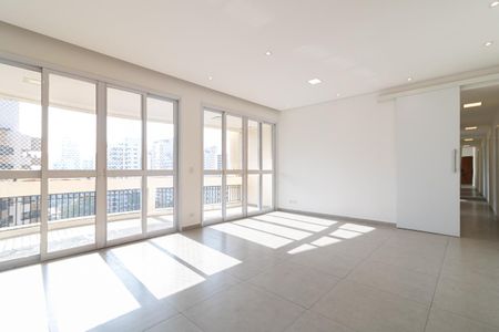 Apartamento para alugar com 180m², 4 quartos e 3 vagas Apartamento para alugar com 180m², 4 quartos e 3 vagasSala