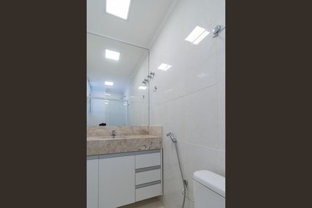 Apartamento para alugar com 180m², 4 quartos e 3 vagas Apartamento para alugar com 180m², 4 quartos e 3 vagasBanheiro da Suíte 2