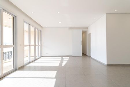 Apartamento para alugar com 180m², 4 quartos e 3 vagas Apartamento para alugar com 180m², 4 quartos e 3 vagasSala