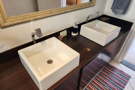 Apartamento à venda com 209m², 3 quartos e 1 vagaBanheiro da Suíte