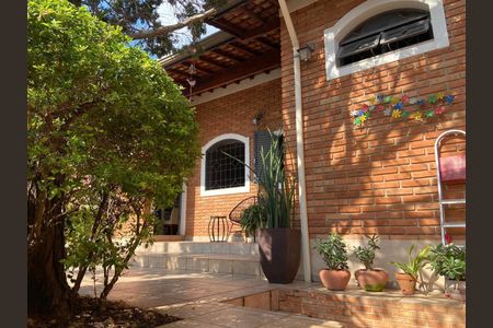 Casa à venda com 199m², 4 quartos e 5 vagas Casa à venda com 199m², 4 quartos e 5 vagasÁrea Externa