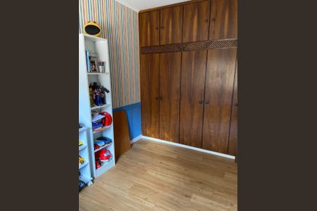 Casa à venda com 199m², 4 quartos e 5 vagas Casa à venda com 199m², 4 quartos e 5 vagasQuarto 3