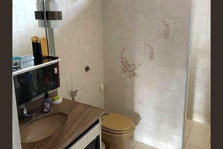 Casa à venda com 199m², 4 quartos e 5 vagas Casa à venda com 199m², 4 quartos e 5 vagasBanheiro Social