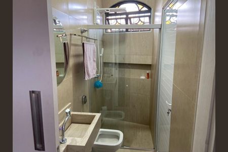 Casa à venda com 199m², 4 quartos e 5 vagas Casa à venda com 199m², 4 quartos e 5 vagasBanheiro da Suíte