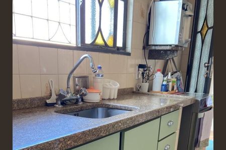 Casa à venda com 199m², 4 quartos e 5 vagas Casa à venda com 199m², 4 quartos e 5 vagasCozinha