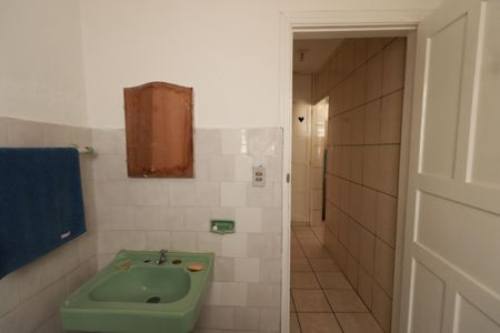 Casa à venda com 280m², 6 quartos e 3 vagasBanheiro 1