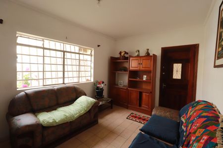 Casa à venda com 280m², 6 quartos e 3 vagasSala