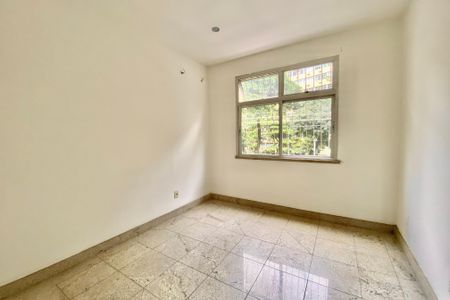 Apartamento para alugar com 85m², 3 quartos e sem vagaQuatro 1