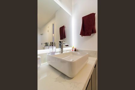 Apartamento à venda com 250m², 5 quartos e 3 vagasBanheiro da Suíte 1