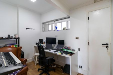 Apartamento à venda com 250m², 5 quartos e 3 vagasQuarto 1