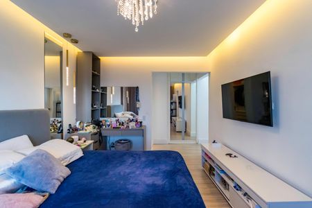 Apartamento à venda com 250m², 5 quartos e 3 vagasSuíte 1