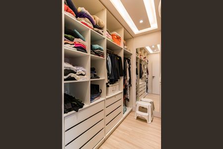 Apartamento à venda com 250m², 5 quartos e 3 vagasSuíte 1 Closet