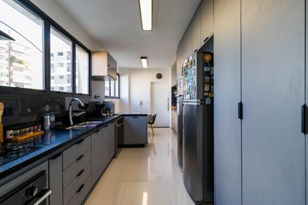 Apartamento à venda com 250m², 5 quartos e 3 vagasCozinha