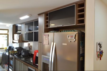 Apartamento à venda com 170m², 3 quartos e 2 vagas Apartamento à venda com 170m², 3 quartos e 2 vagasCozinha