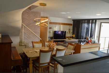 Apartamento à venda com 170m², 3 quartos e 2 vagas Apartamento à venda com 170m², 3 quartos e 2 vagasSala