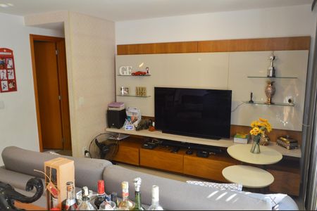 Apartamento à venda com 170m², 3 quartos e 2 vagas Apartamento à venda com 170m², 3 quartos e 2 vagasSala