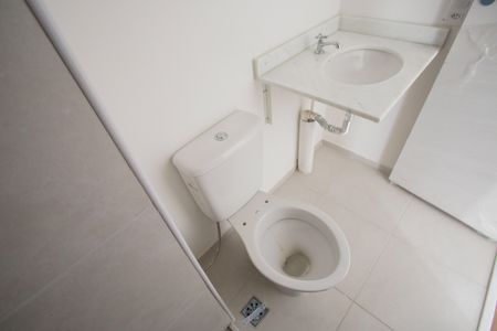 Apartamento à venda com 43m², 2 quartos e 1 vaga Apartamento à venda com 43m², 2 quartos e 1 vagaBanheiro Social