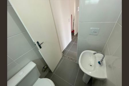 Apartamento para alugar com 44m², 2 quartos e 1 vaga Apartamento para alugar com 44m², 2 quartos e 1 vagaBanheiro