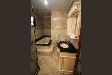 Casa para alugar com 370m², 3 quartos e 20 vagas Casa para alugar com 370m², 3 quartos e 20 vagasBanheiro da Suíte