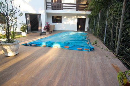 Casa para alugar com 370m², 3 quartos e 20 vagas Casa para alugar com 370m², 3 quartos e 20 vagasPiscina