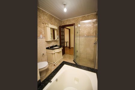 Casa para alugar com 370m², 3 quartos e 20 vagas Casa para alugar com 370m², 3 quartos e 20 vagasBanheiro da Suíte