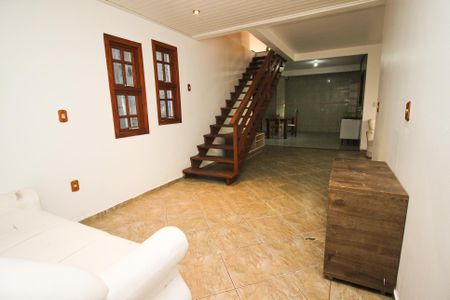 Casa para alugar com 370m², 3 quartos e 20 vagas Casa para alugar com 370m², 3 quartos e 20 vagasSala 1