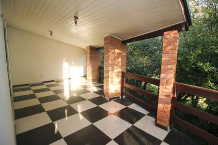 Casa para alugar com 370m², 3 quartos e 20 vagas Casa para alugar com 370m², 3 quartos e 20 vagasSacada da Sala 2