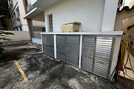 Casa à venda com 317m², 6 quartos e 2 vagas Casa à venda com 317m², 6 quartos e 2 vagasGaragem